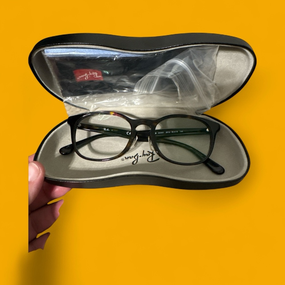 Ray-Ban Black Round Eyeglasses with Case